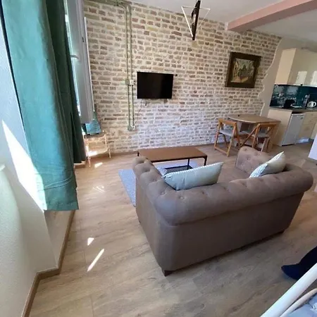 Apartment Cosy Old Port Apt In Old Town *