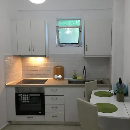 Loukia Apartment *
