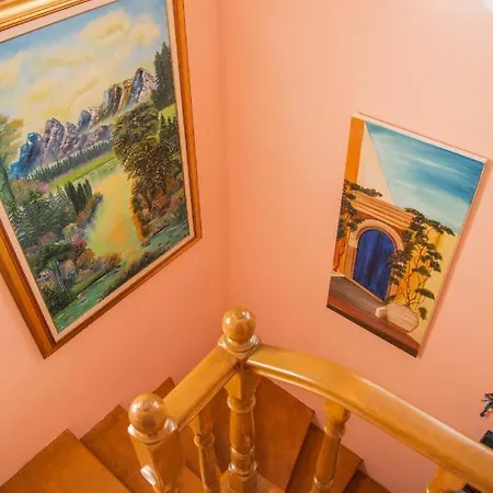 Emily, Soothing Experience, Perfect Getaway Holiday home