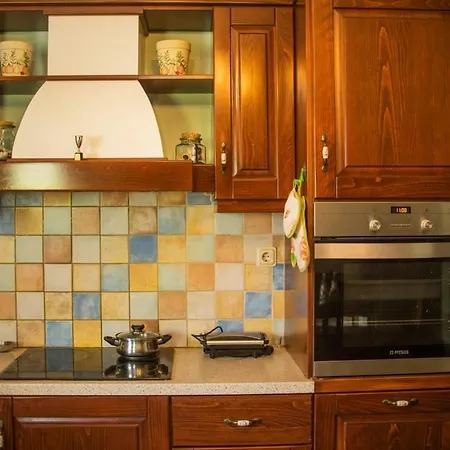 Emily, Soothing Experience, Perfect Getaway Holiday home Gardelades