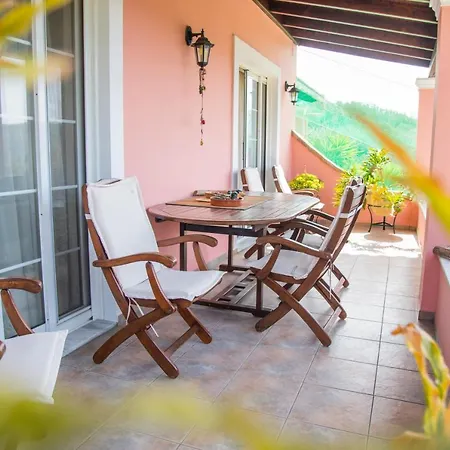 Emily, Soothing Experience, Perfect Getaway Holiday home *