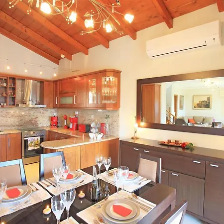 Senses Villa Poulades