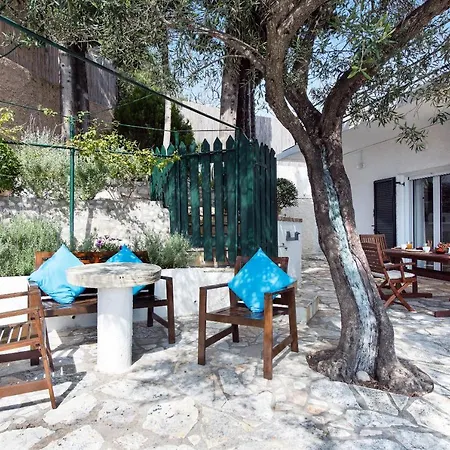 Thalia's House Apartment *