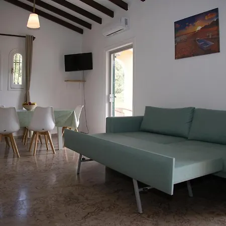 Silent Bay Apartment Katavolos