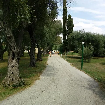 Oliveland Kavos