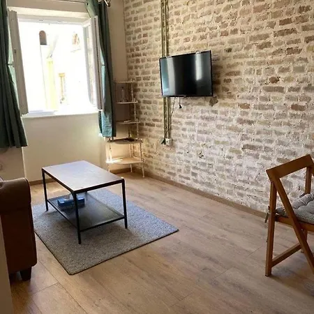 Cosy Old Port Apt In Old Town Apartment *