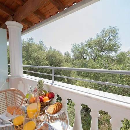 Korina Appartement Kávos
