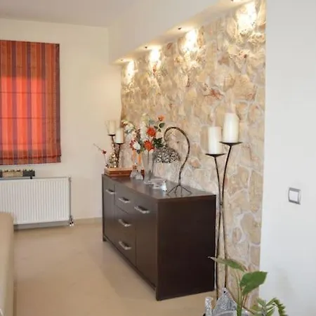 Elm Villa Poulades