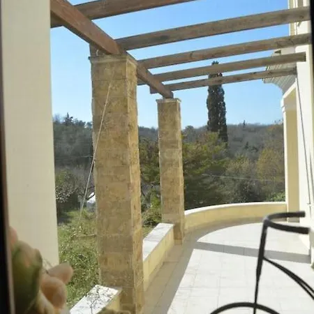 Villa Elm Poulades