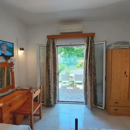Eleni Apartment *