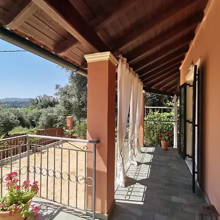 Lora's House * Velonades (Corfu)