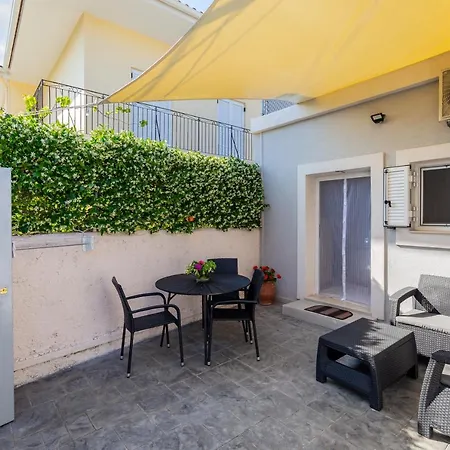 Apartment Fouki