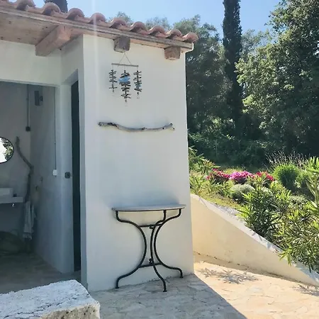 Coco , Un Lieu Convivial Ou Se Ressourcer. Villa Kalafationes
