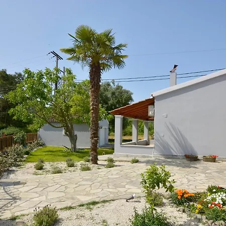 The Avra Gardens * Agios Ioannis (Corfu)