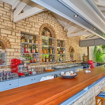 Aparthotel Chrismos Luxury Corfu Apraos