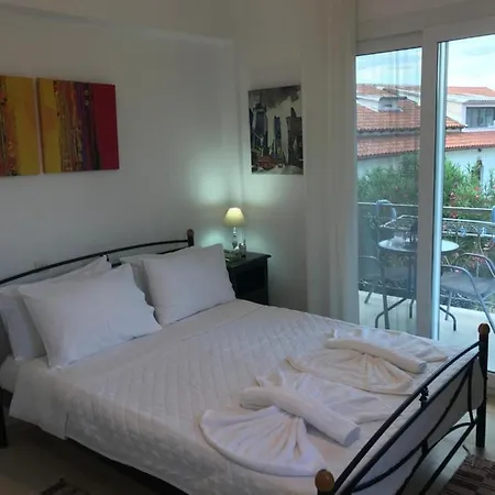 Roda Crossroad Small One Apartment Roda (Corfu)