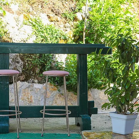 Apartment Corfu Seaside - Private Garden Retreat *
