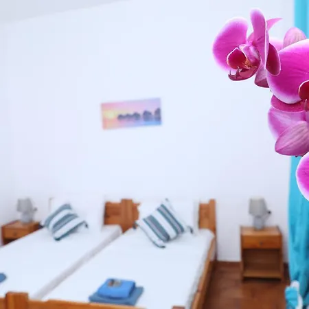 Apartment Corfu Seaside - Private Garden Retreat *