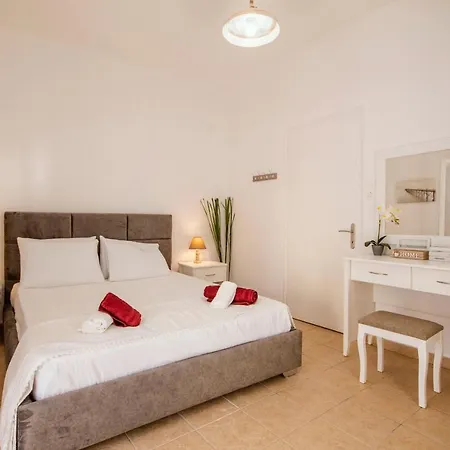 Christin's Lovely House By Corfuescapes Apartment