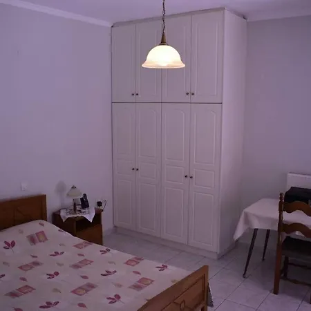 με θέα στο νησάκι κέρκυρας *