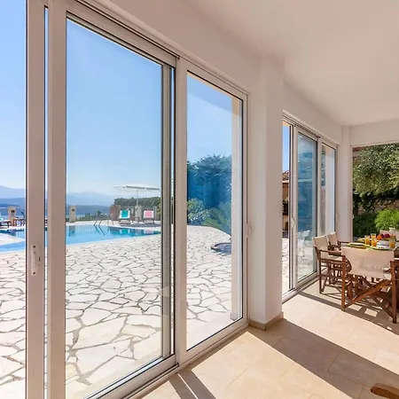 Villa Petrosa By
