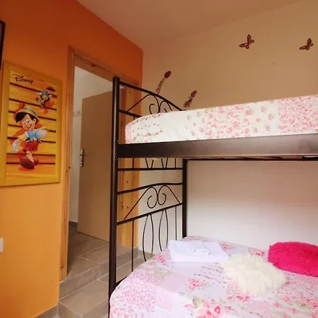 Eygenias House *