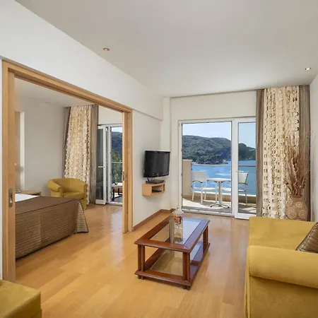 Akrotiri Beach 5* Paleokastritsa