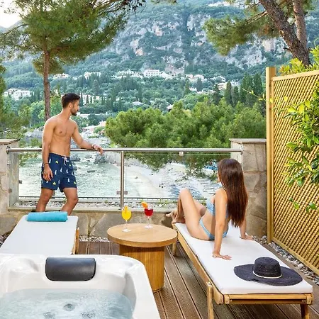 Akrotiri Beach Hotel 5*