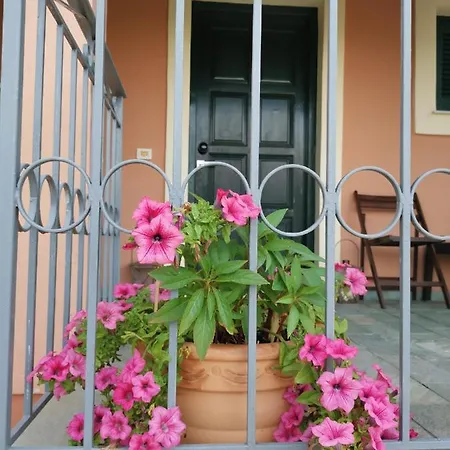 Lora's House * Velonades (Corfu)