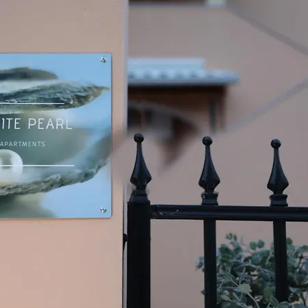 Apartment White Pearl 2