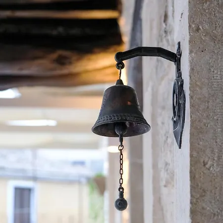 Nikolas Est 1773 Villa Áno Korakiána