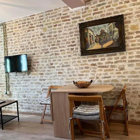 Cosy Old Port Apt In Old Town Apartment *