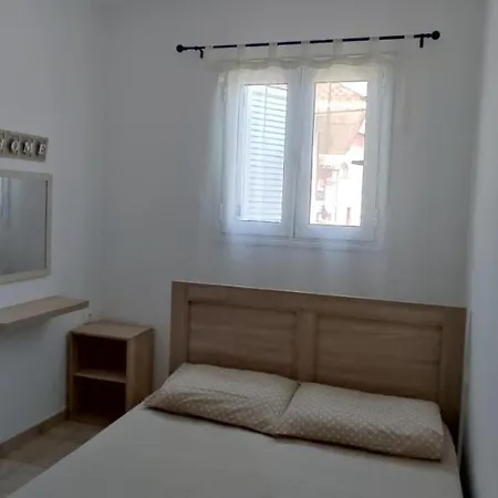 Apartment Kassiani 3 *