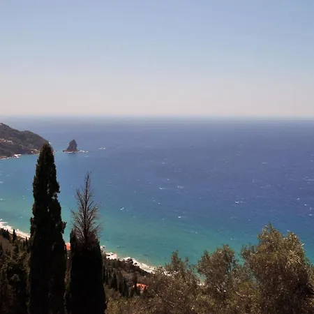 Erotokritos Sea View Apartment *