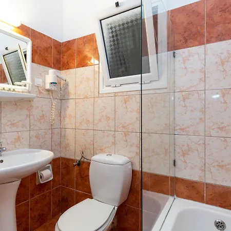 Oasis 3* Perama (Corfu)