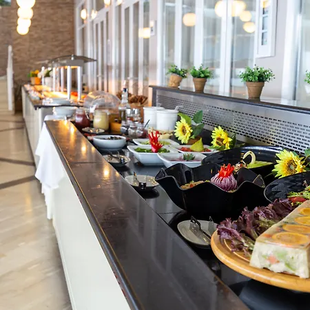 Oasis Hotel 3*