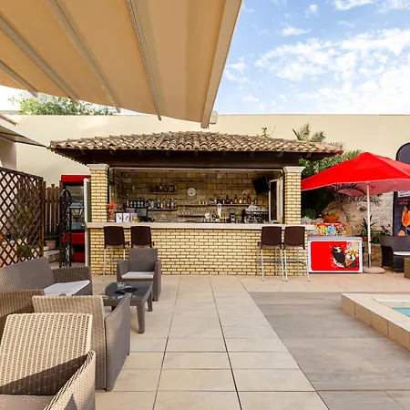 Hotel Oasis 3*