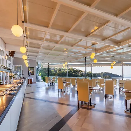 Oasis 3* Perama (Corfu)