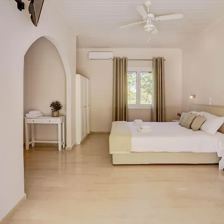 Paradise Village Aparthotel