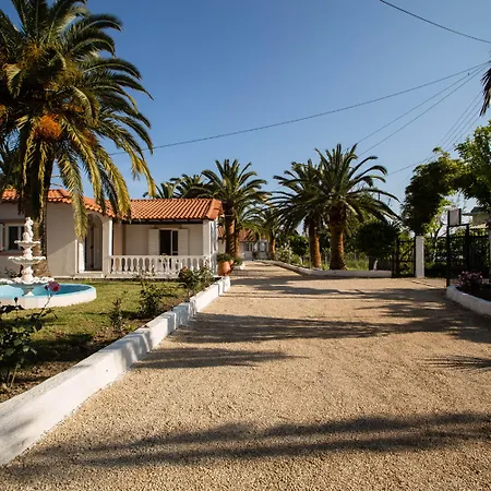 Paradise Village Aparthotel 3*