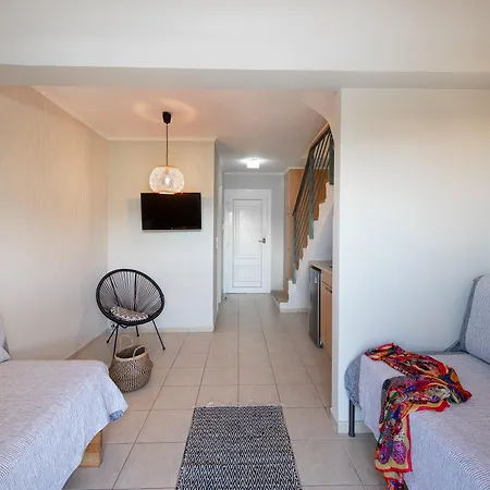 Ekati Maizonettes Hotel 4*