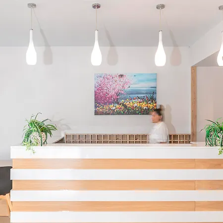 Hotel Ekati Maizonettes 4*