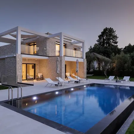 Luxurious Trinity Villa