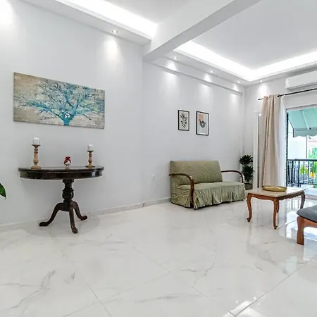 White Nest In Corfu Town Apartment