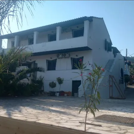 Lucia Aparthotel *