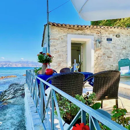 Beachfront By Dadovillas Villa
