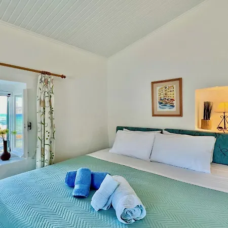 Villa Beachfront By Dadovillas Apraos