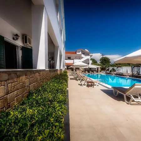 Chandris Aparthotel 3*