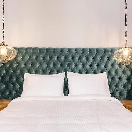Acanthus Blue 3*