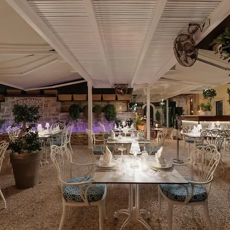 Hotel Acanthus Blue 3*